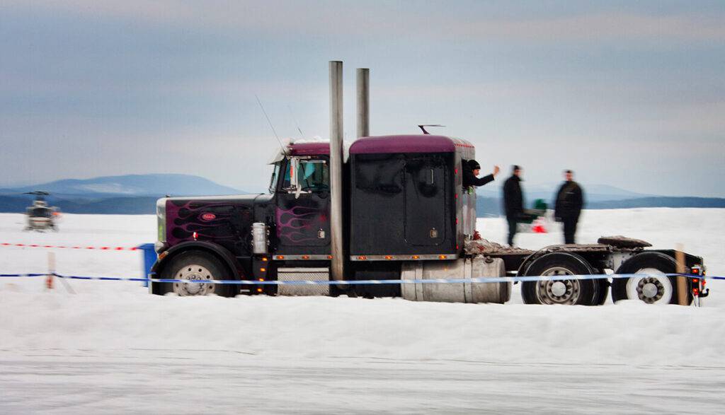 Den amerikanska Peterbilt-lastbilen lyckades bara komma upp i dryga 100.
Foto Roger Schederin