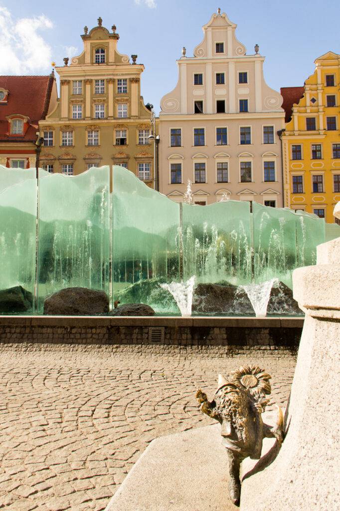 Bronsdvärg på Rynek i Wroclaw.