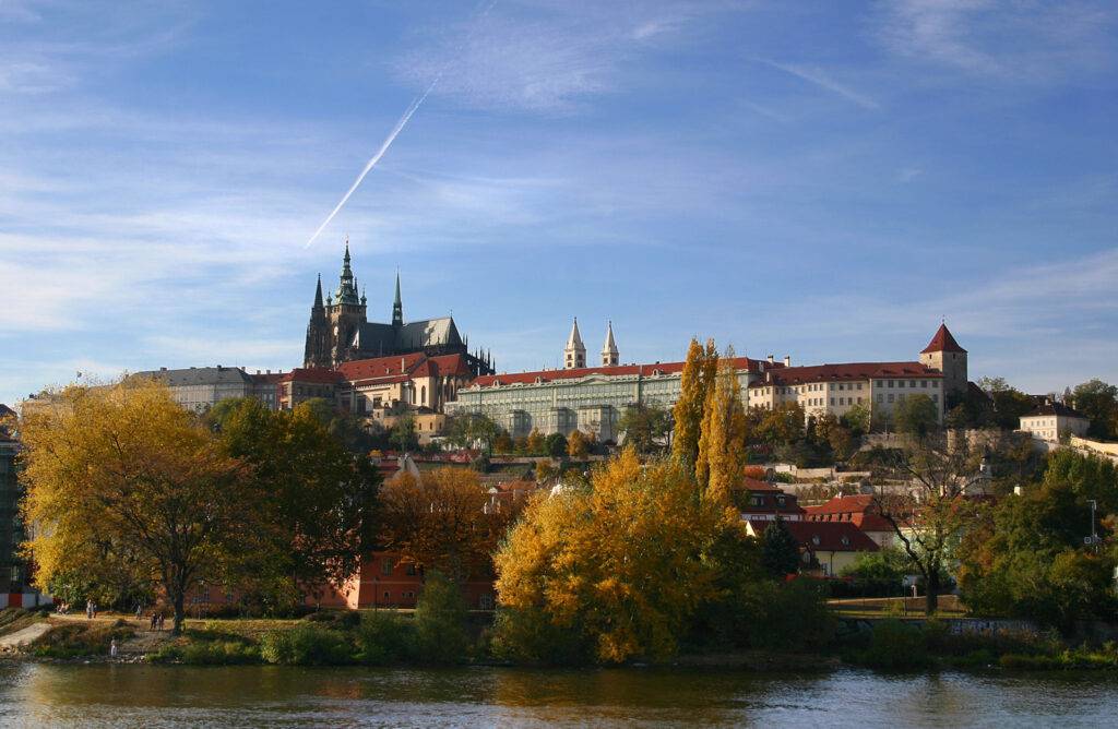 Vy över slottet i Prag.